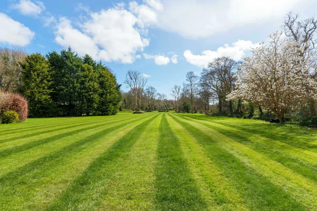 Property photo 2 of 91