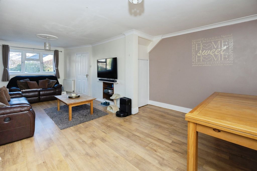 Property photo 3 of 22