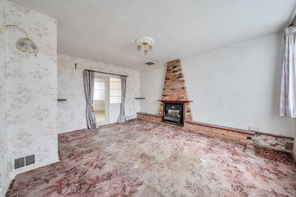 Property photo 3 of 23 Living Room