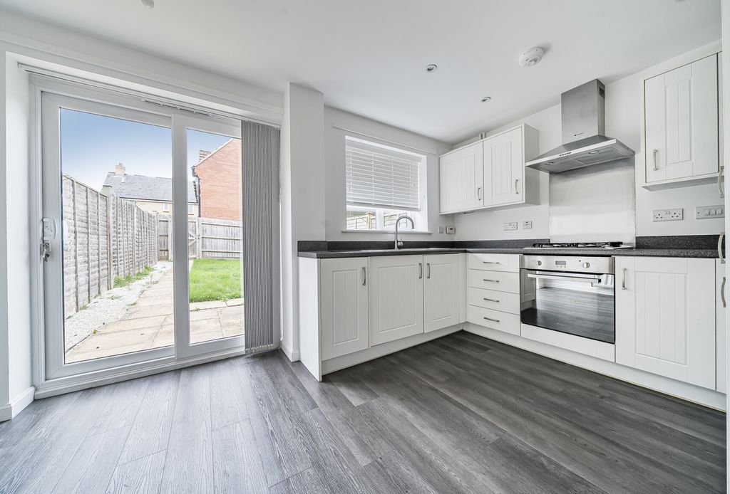 Property photo 2 of 11 1363408-13-68E7d2...