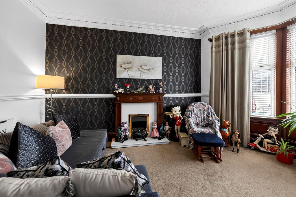 Property photo 3 of 19