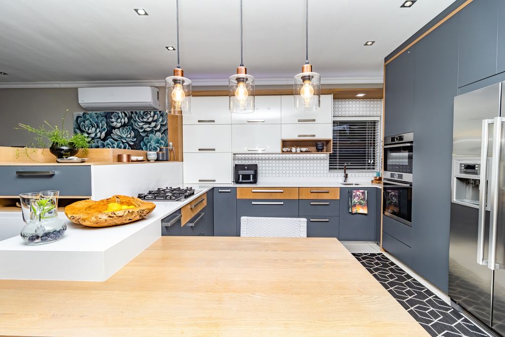 Property photo 1 of 42