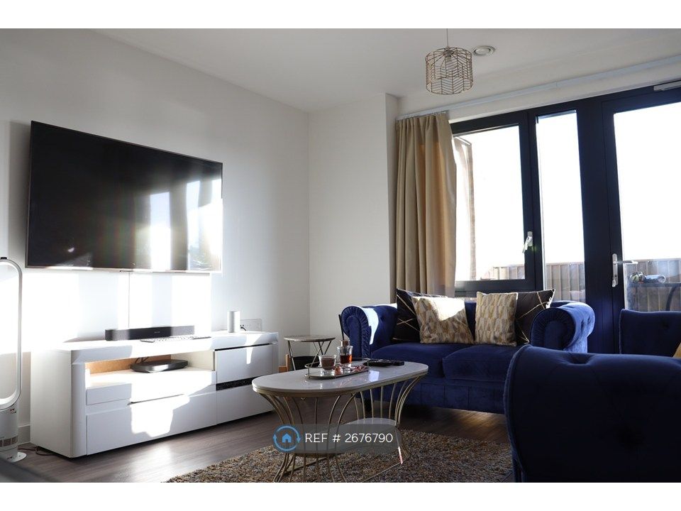 Property photo 1 of 15 Living Room