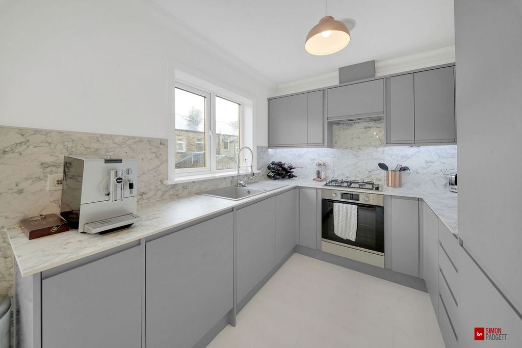 Property photo 1 of 26