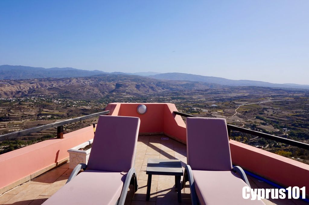 Property photo 2 of 36