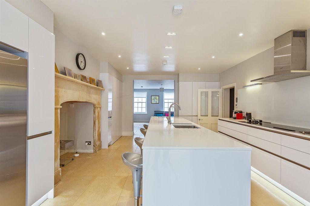 Property photo 2 of 22 Kitchen