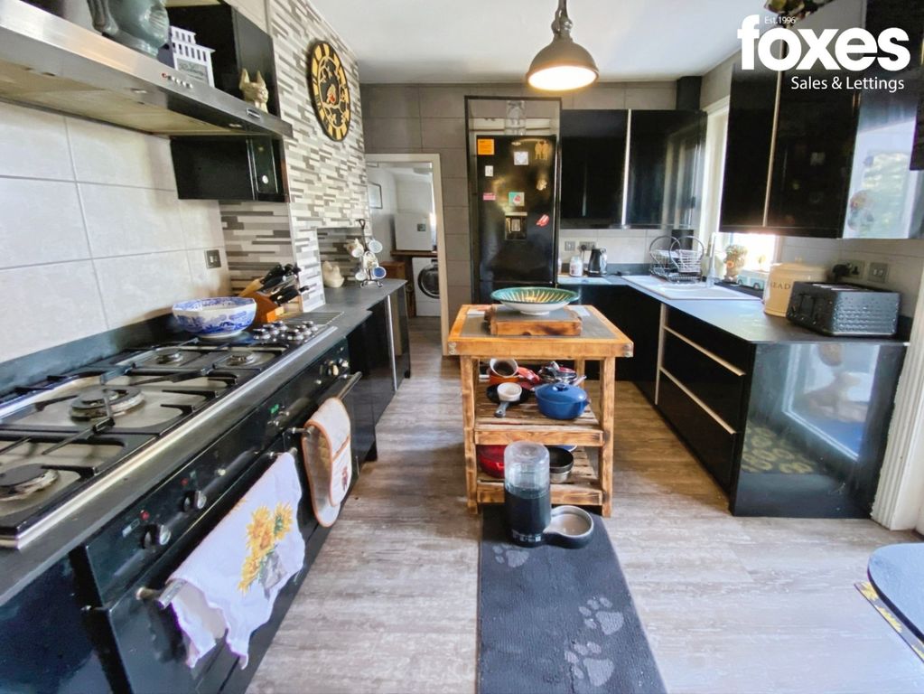 Property photo 2 of 21 3766011