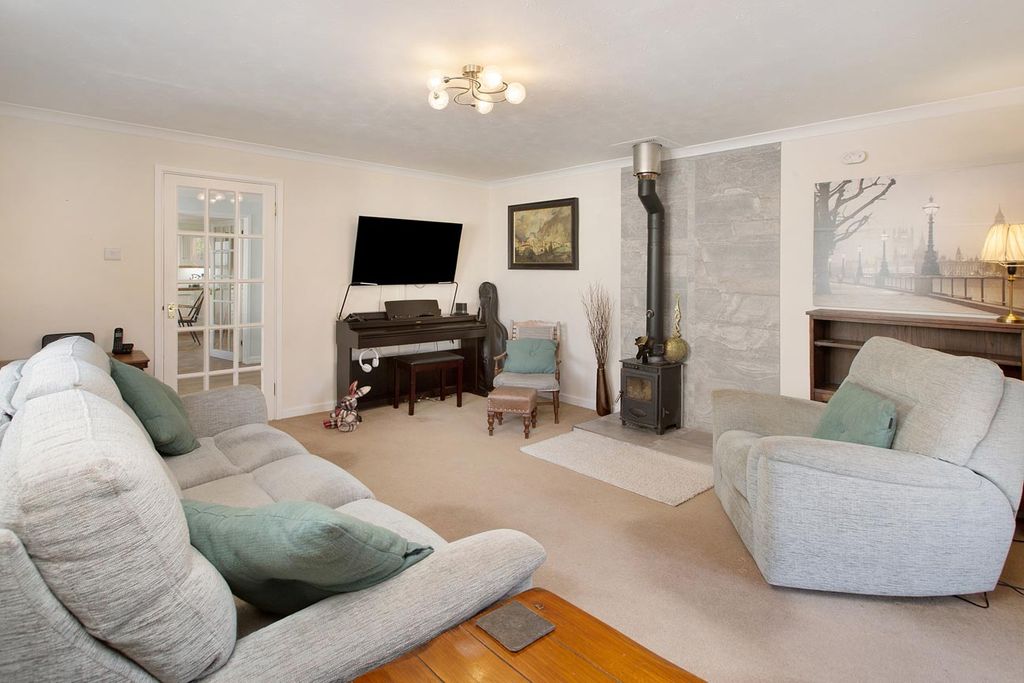 Property photo 2 of 12 Photo 8