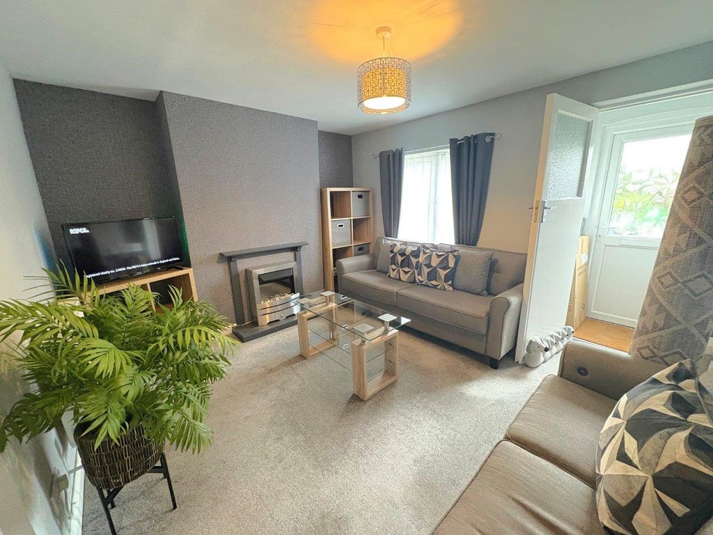 Property photo 2 of 10 Tiverton Seddons