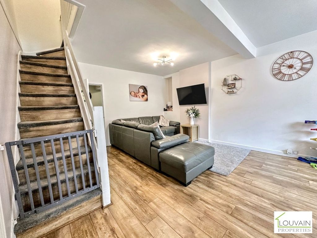 Property photo 2 of 26