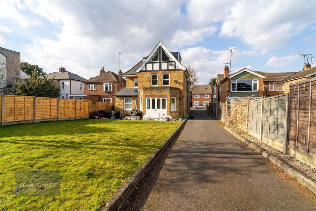 Property photo 2 of 9