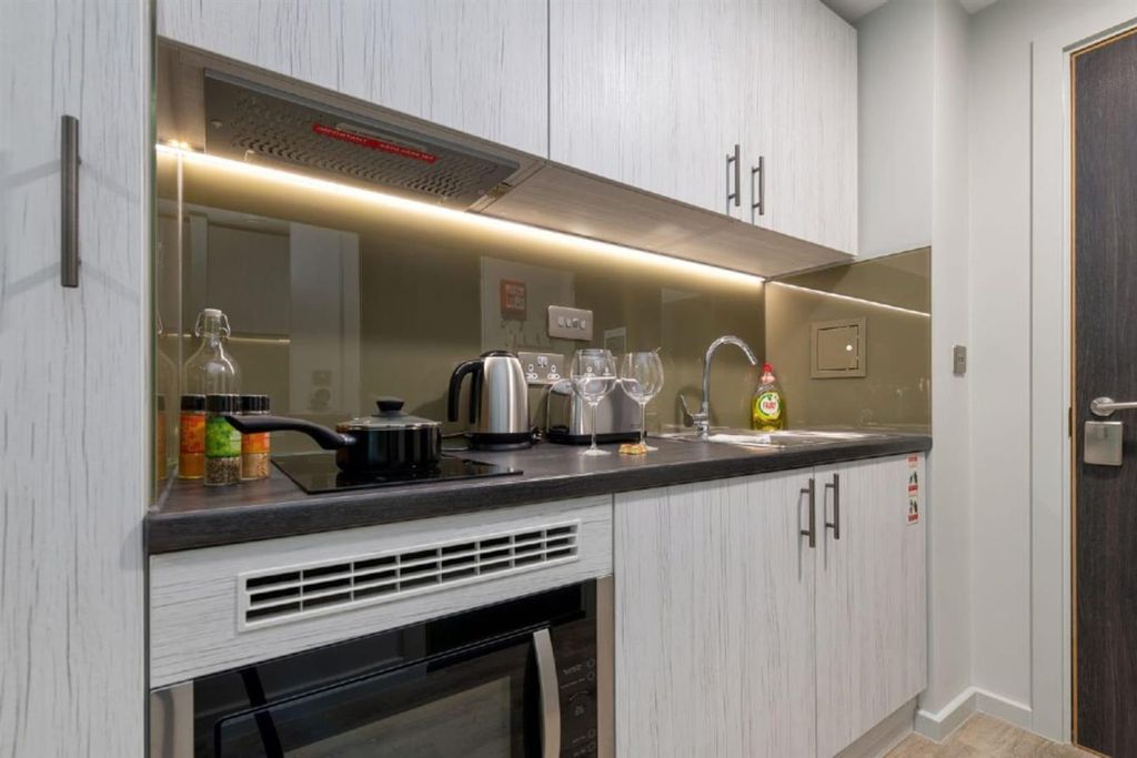 Property photo 2 of 36