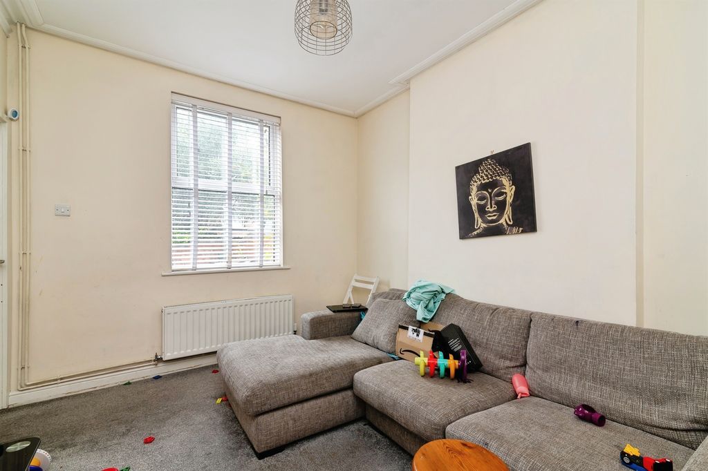 Property photo 2 of 17