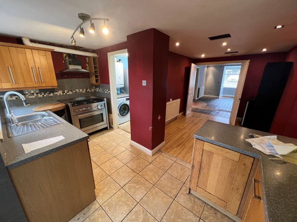 Property photo 3 of 16