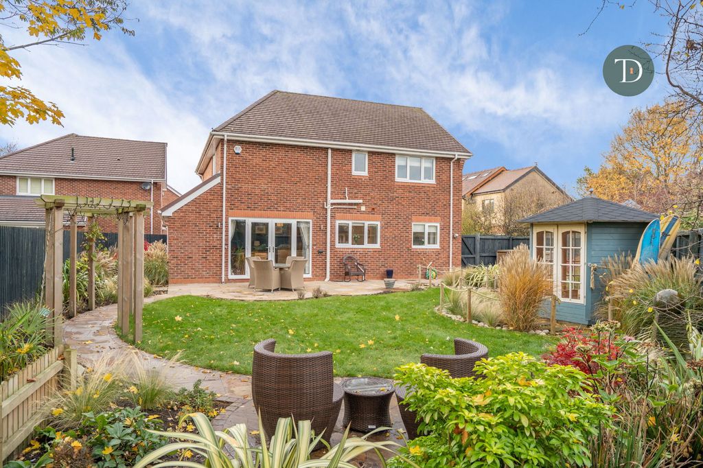 Property photo 2 of 34