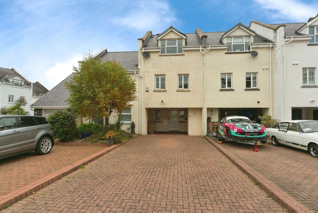 Property photo 1 of 17 Photo