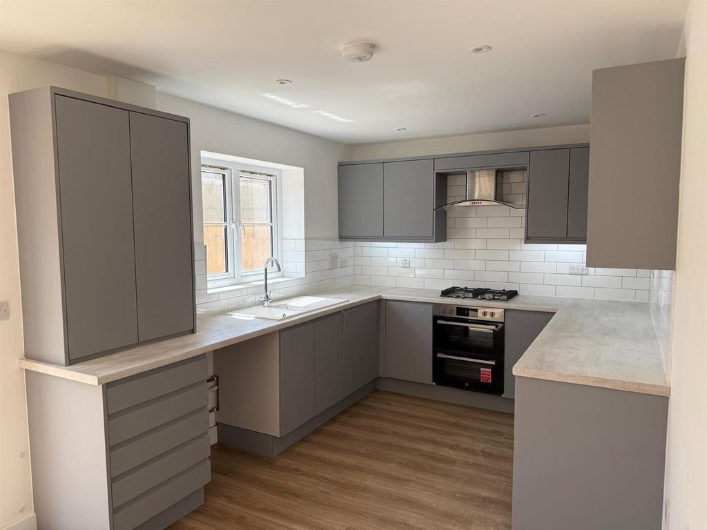 Property photo 3 of 14 Plot 379 Kitchen 1.Jpeg
