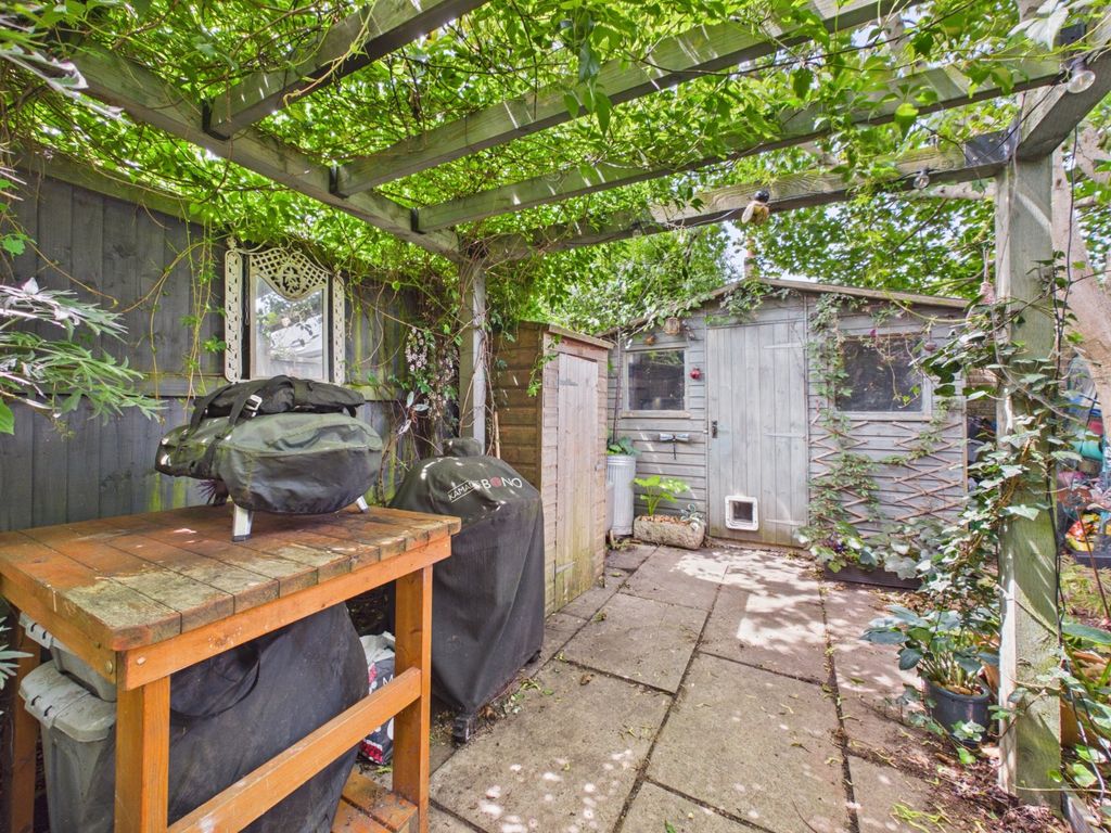 Property photo 3 of 17 Garden
