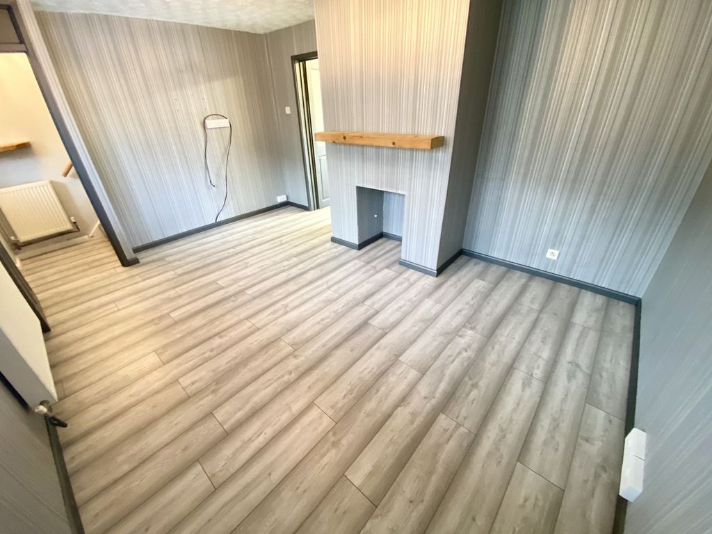 Property photo 3 of 11 Lounge