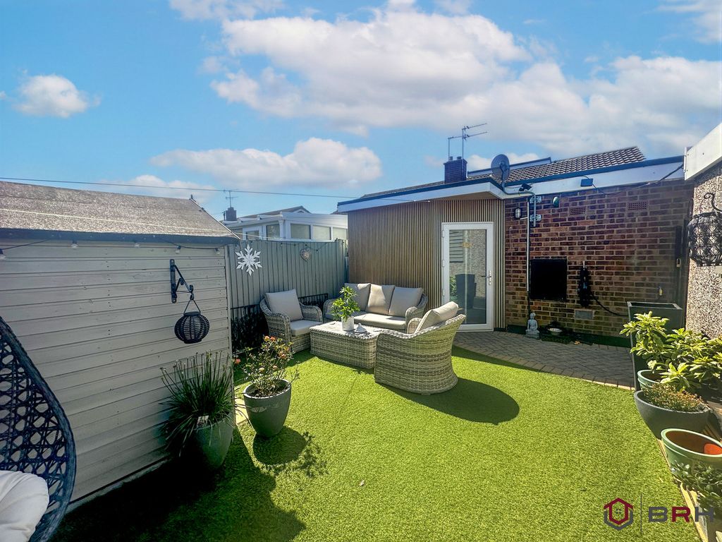 Property photo 2 of 31