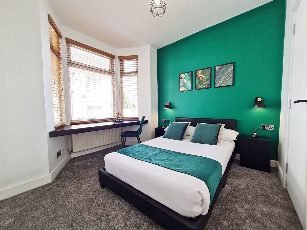 Property photo 2 of 5