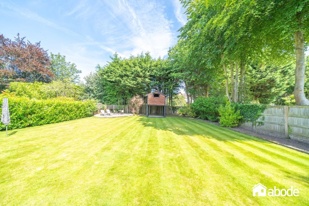 Property photo 3 of 37