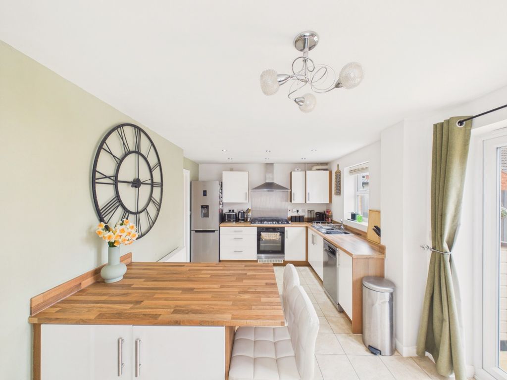 Property photo 2 of 14 5112912
