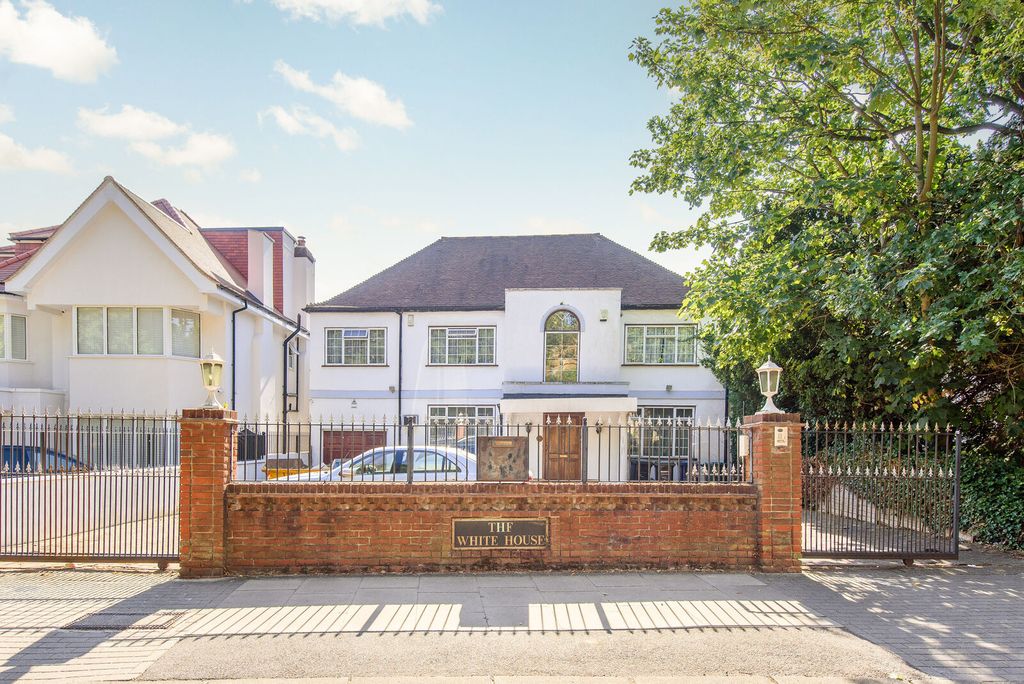 Property photo 1 of 16