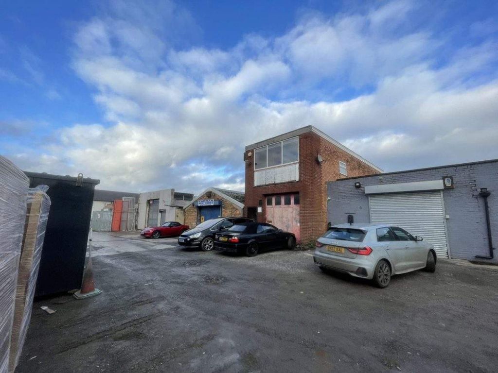 Property photo 2 of 6