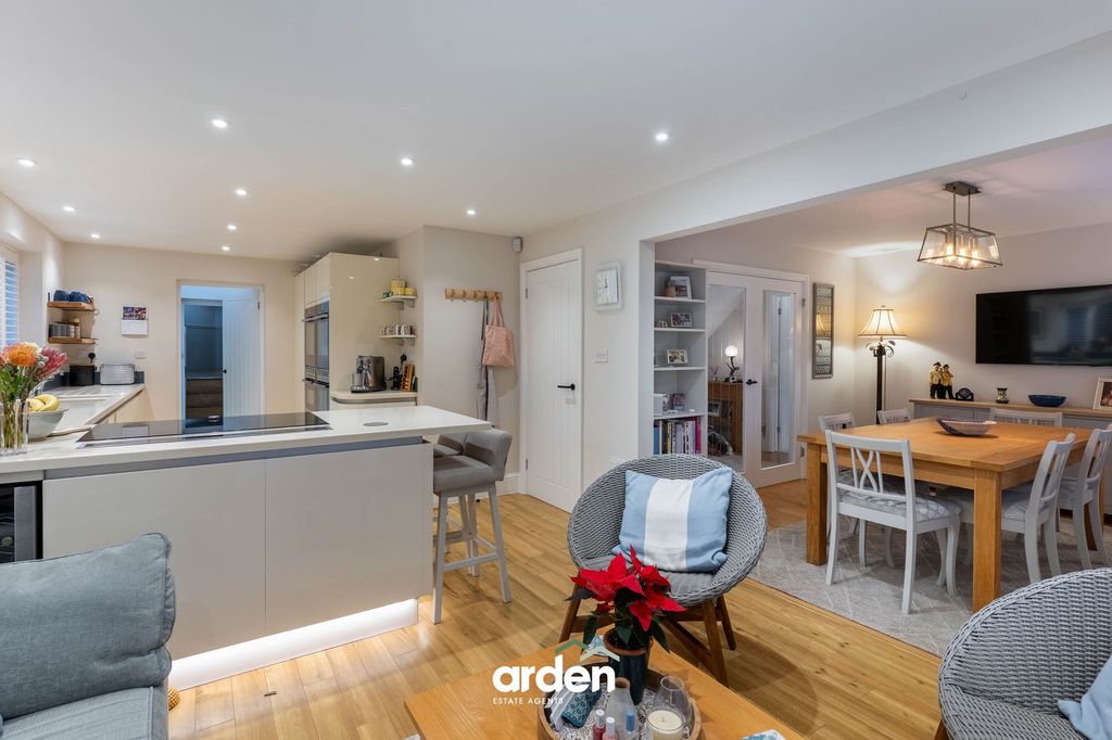 Property photo 3 of 24