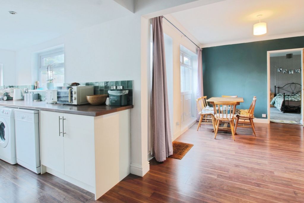 Property photo 2 of 14 4654016