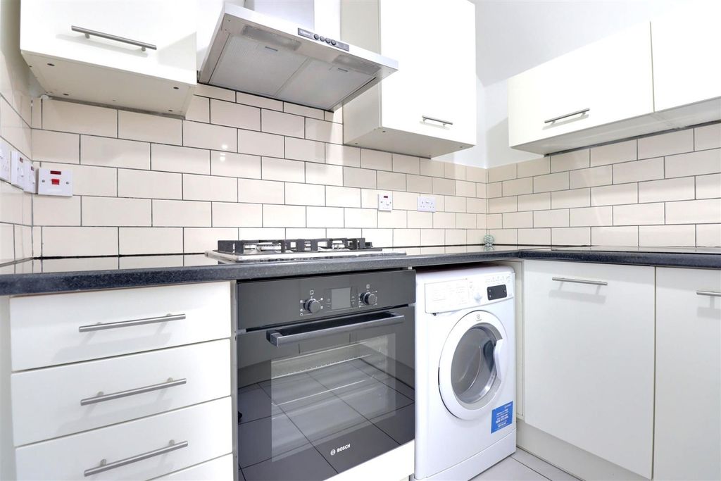 Property photo 3 of 8 Img_5813-Img_5815.Jpg