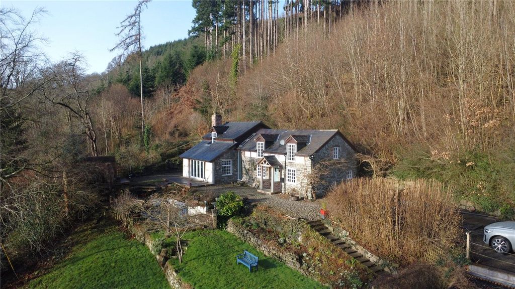 Property photo 1 of 42 Picture No. 04