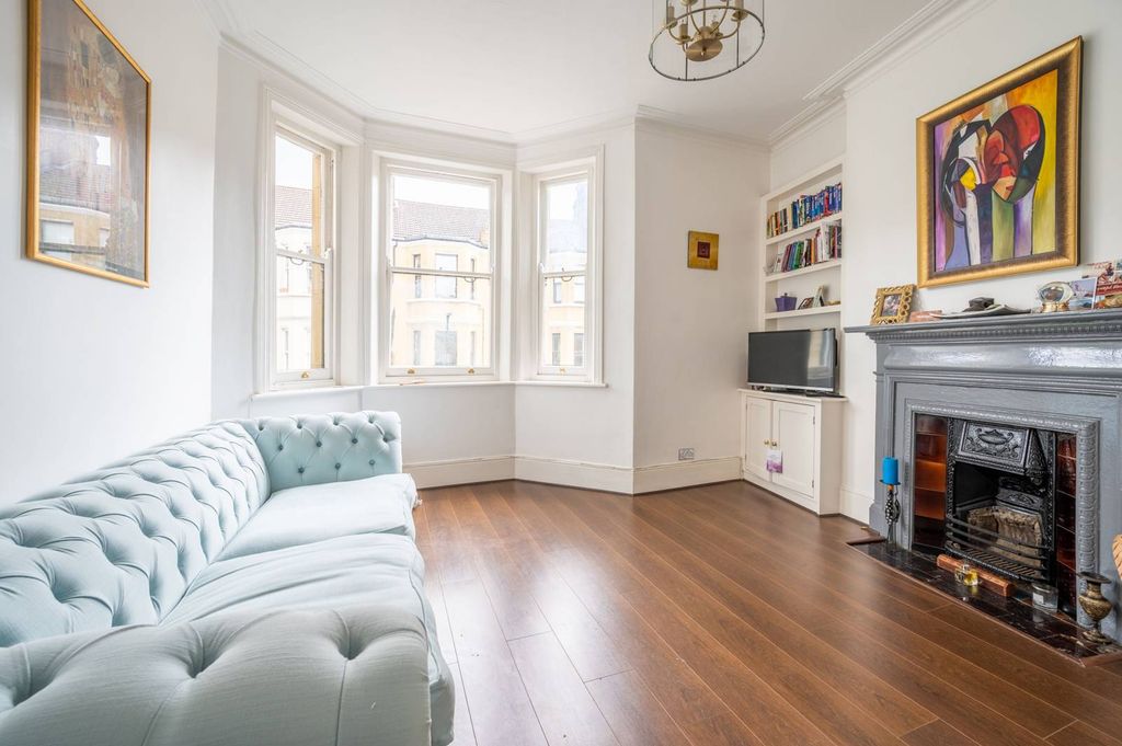 Property photo 1 of 11