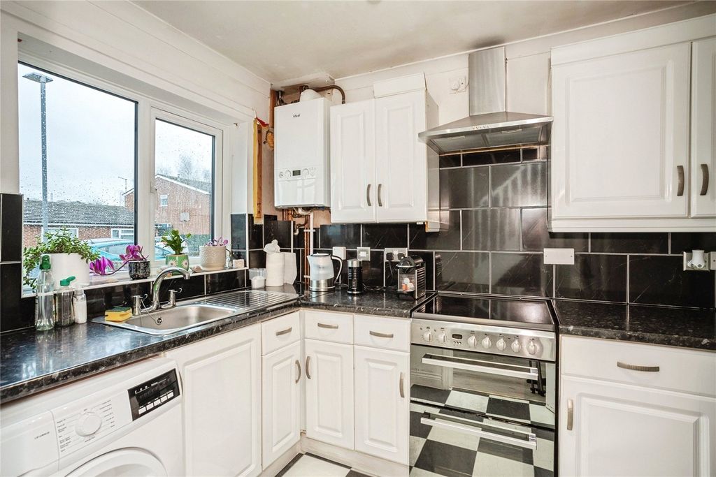 Property photo 2 of 19 Picture No. 15