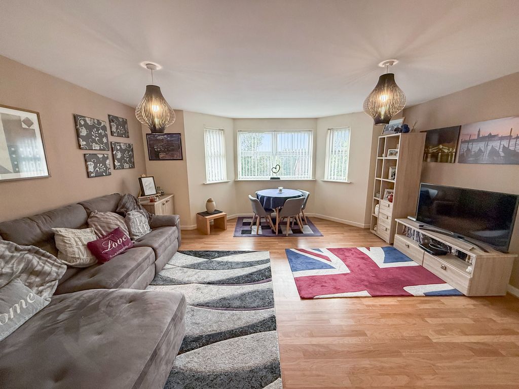 Property photo 2 of 9