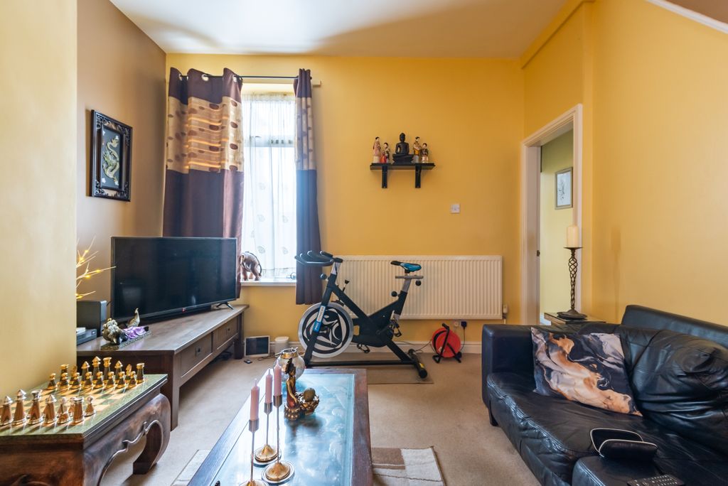 Property photo 2 of 26