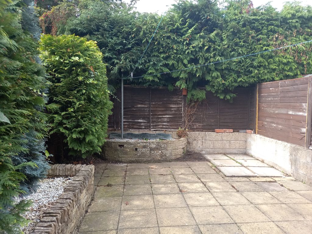 Property photo 3 of 17 Garden