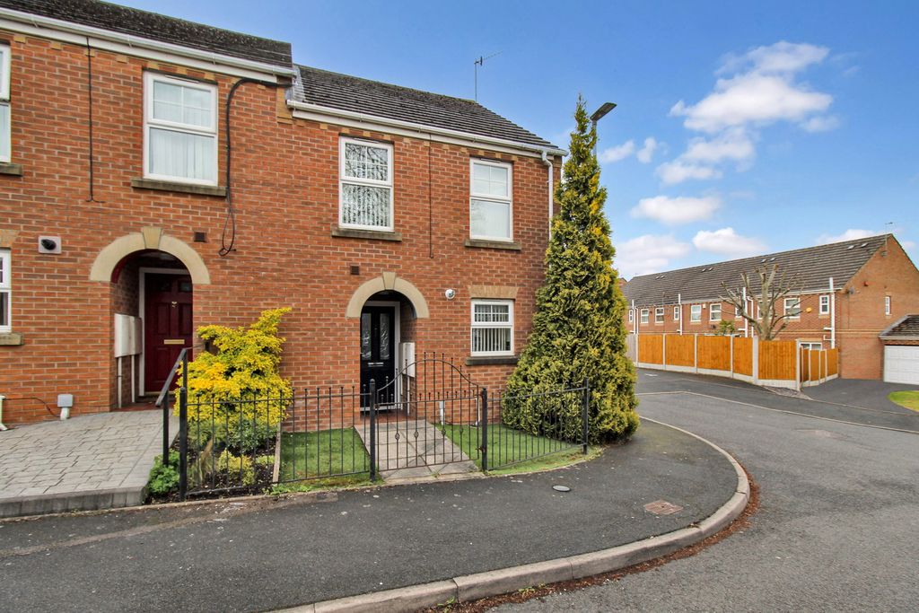 Property photo 2 of 28