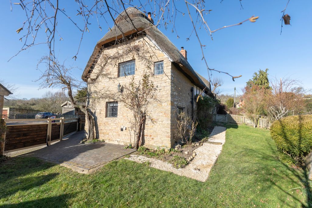 Additional image 14 of 3 bed semi-detached house to rentThe Old Thatch, Grafton GL20