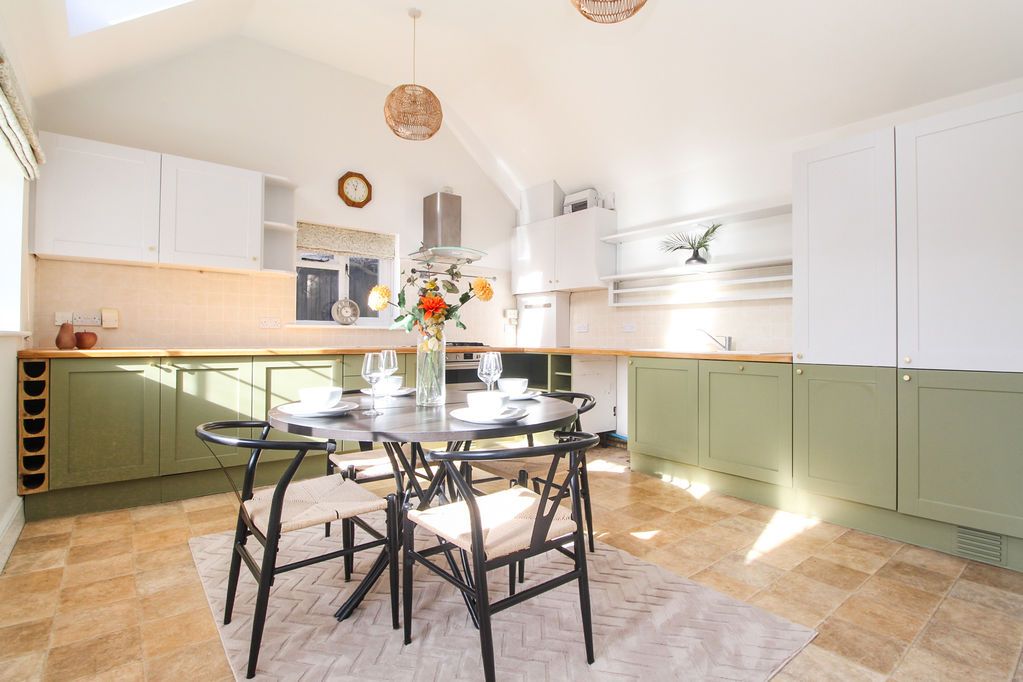 Property photo 3 of 22 Kitchen/Diner