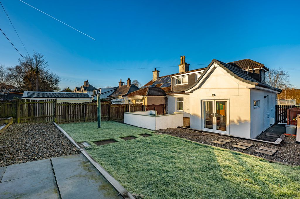 Property photo 2 of 40