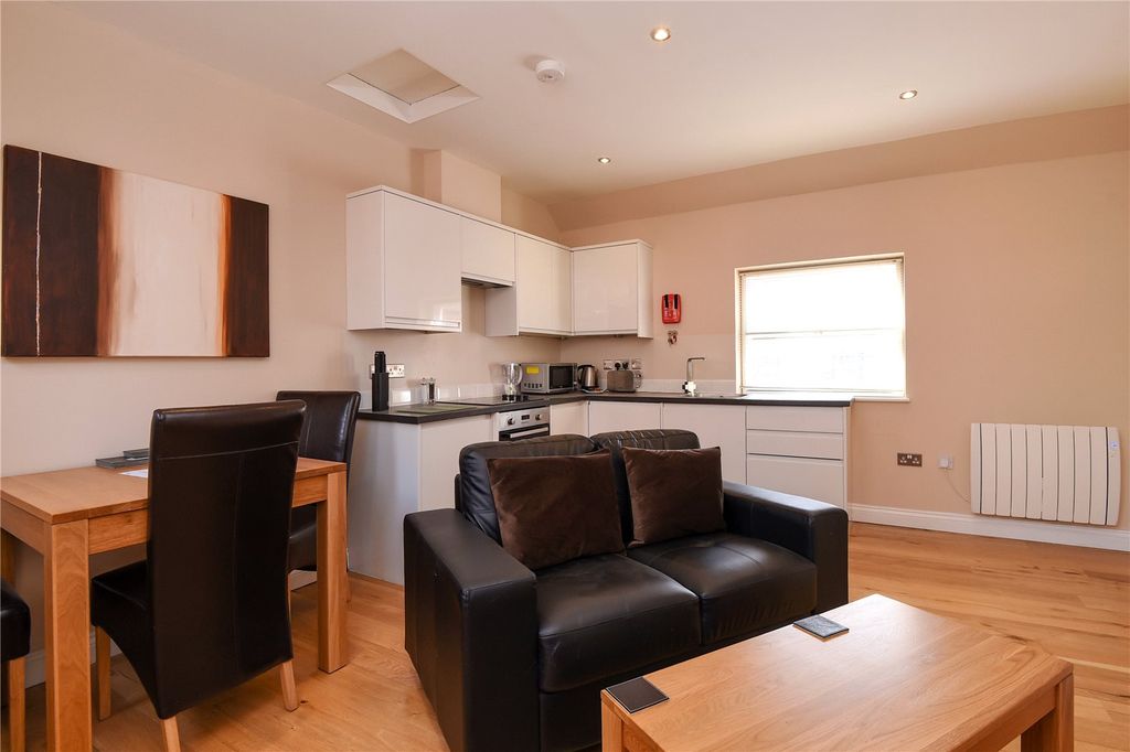 Property photo 3 of 5 Living/Kitchen