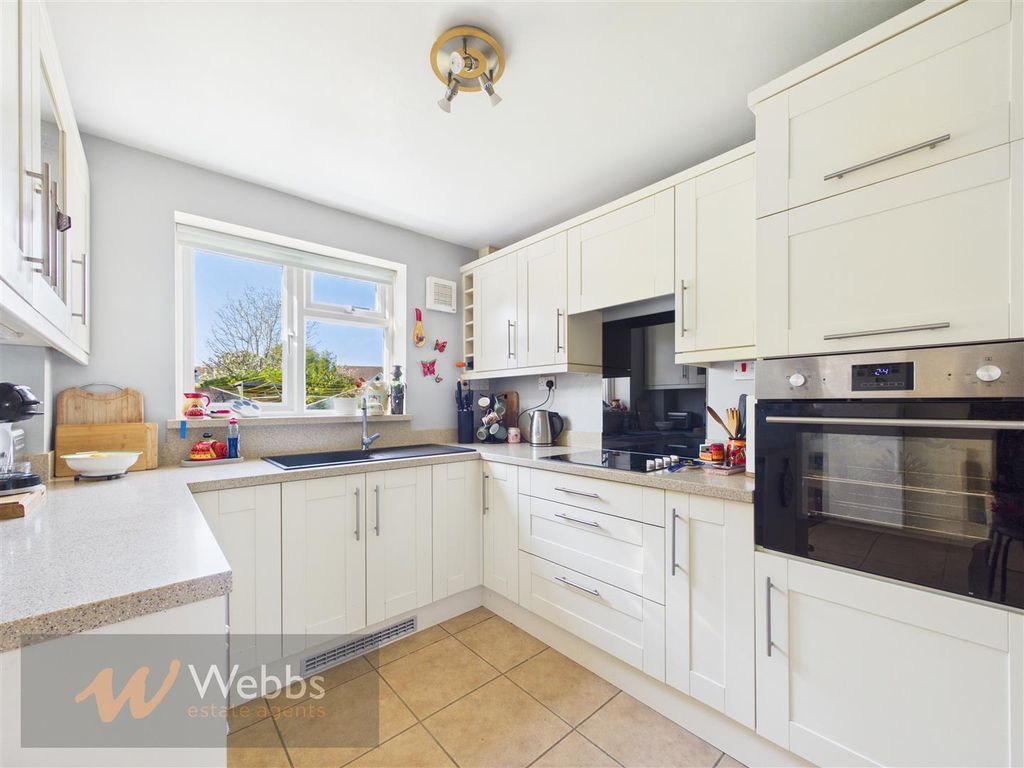 Property photo 3 of 17 Kitchen 2.Jpg