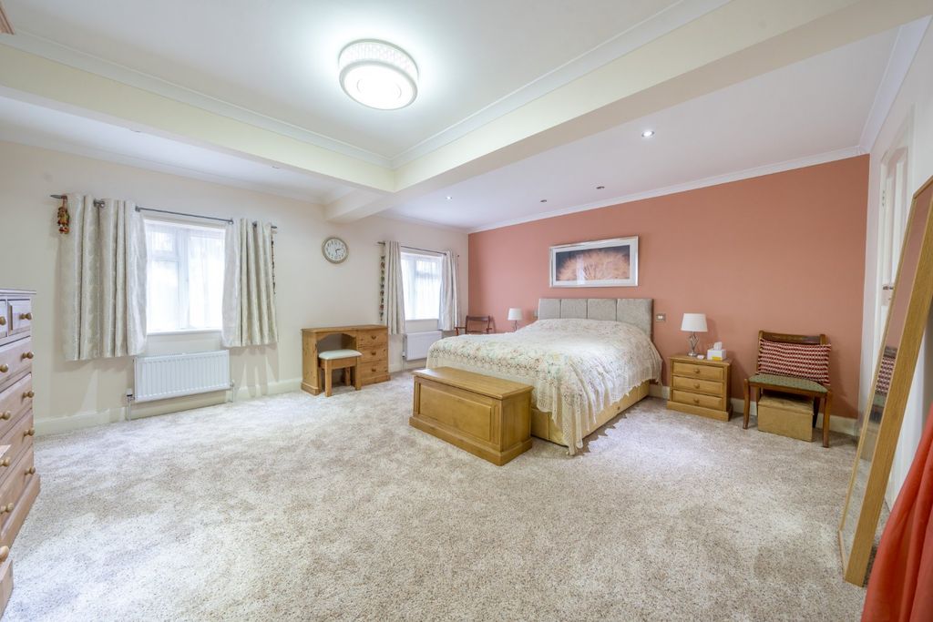 Property photo 3 of 13 Bedroom