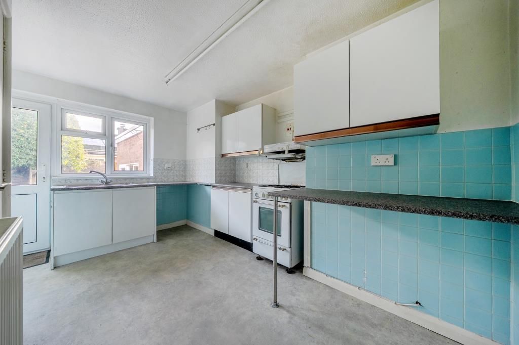 Property photo 3 of 22 Kitchen