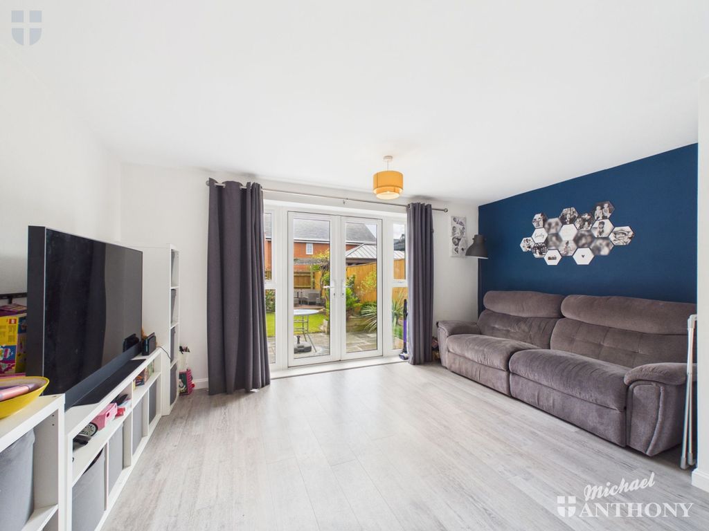 Property photo 2 of 15 Cam03218G0-Pr0982-Still005