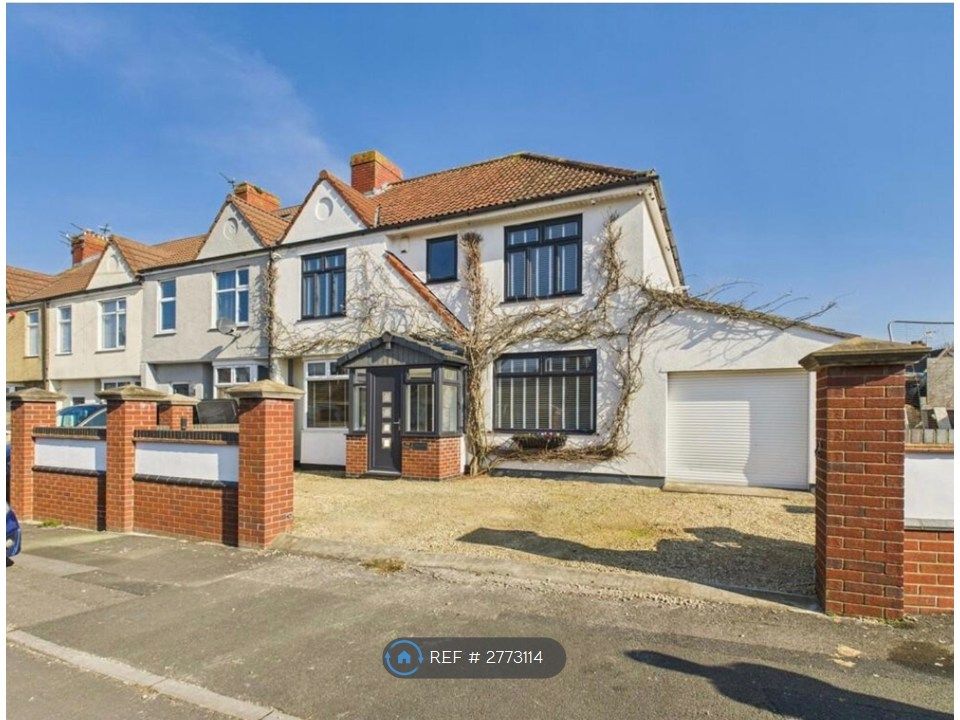 Property photo 1 of 17 Front Parking