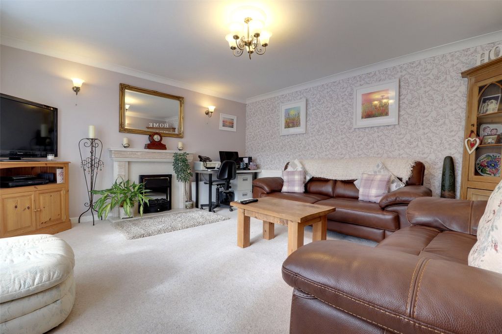 Property photo 3 of 21 3 - Picture No. 64