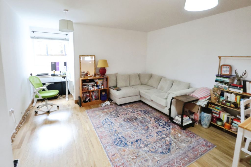 Property photo 3 of 8